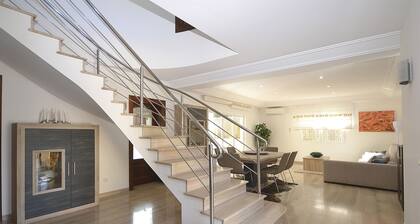 Prestige - private pool and A/A near the sea