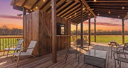 Creekside Lodge - Acreage + Fire Pit + Pond +Sleeps 14