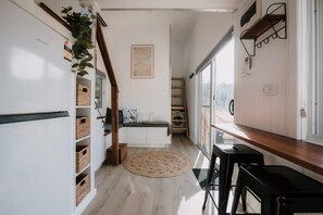 Fridge, microwave, oven, stovetop - Big Wollombi Wanderer by Tiny Away (Wollombi)