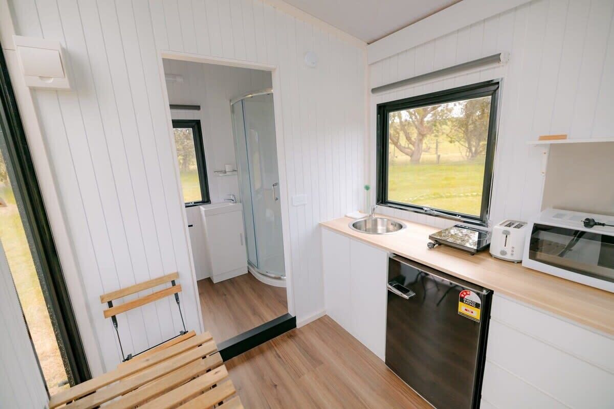 Refrigerador, microondas, parrilla de estufa y tostadora 