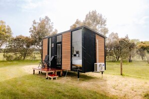 Exterior - Harrington's on the Terrace - Luxmore by Tiny Away (Te Anau)