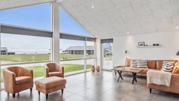 Télévision, baby-foot