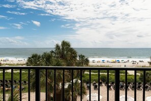 Property grounds - Seaside Splendor: 2nd Floor Oceanfront Queen Suite (Myrtle Beach)