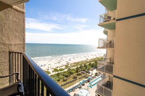 Property grounds - Romantic Retreat: Palms King Spa Suite 10th Floor (Myrtle Beach)