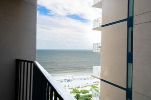 Property grounds - Escape to Coastal Comfort: 11th Floor Palms Suite (Myrtle Beach)