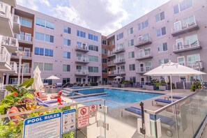 Pool - Gorgeous 2 Bed 2 Bath Apartment (Columbus)