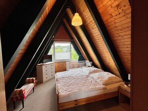 3 bedrooms, travel cot, free WiFi