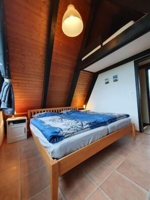 2 Schlafzimmer, Reisekinderbett, kostenloses WLAN