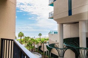 Property grounds - Escape to Coastal Comfort: 3rd Floor Palms Suite (Myrtle Beach)