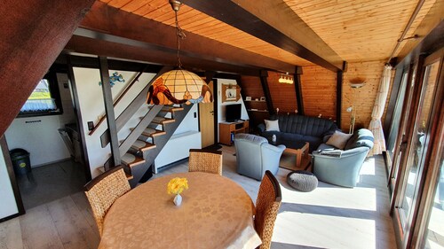 Nurdachhaus in Randlage mit Weitblick im Ferienpark Fedderwardersiel.