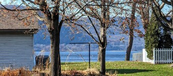 French Island w/Hot Tub, Kayak, Lake View, EV