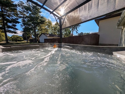 French Island w/Hot Tub, Kayak, Lake View, EV