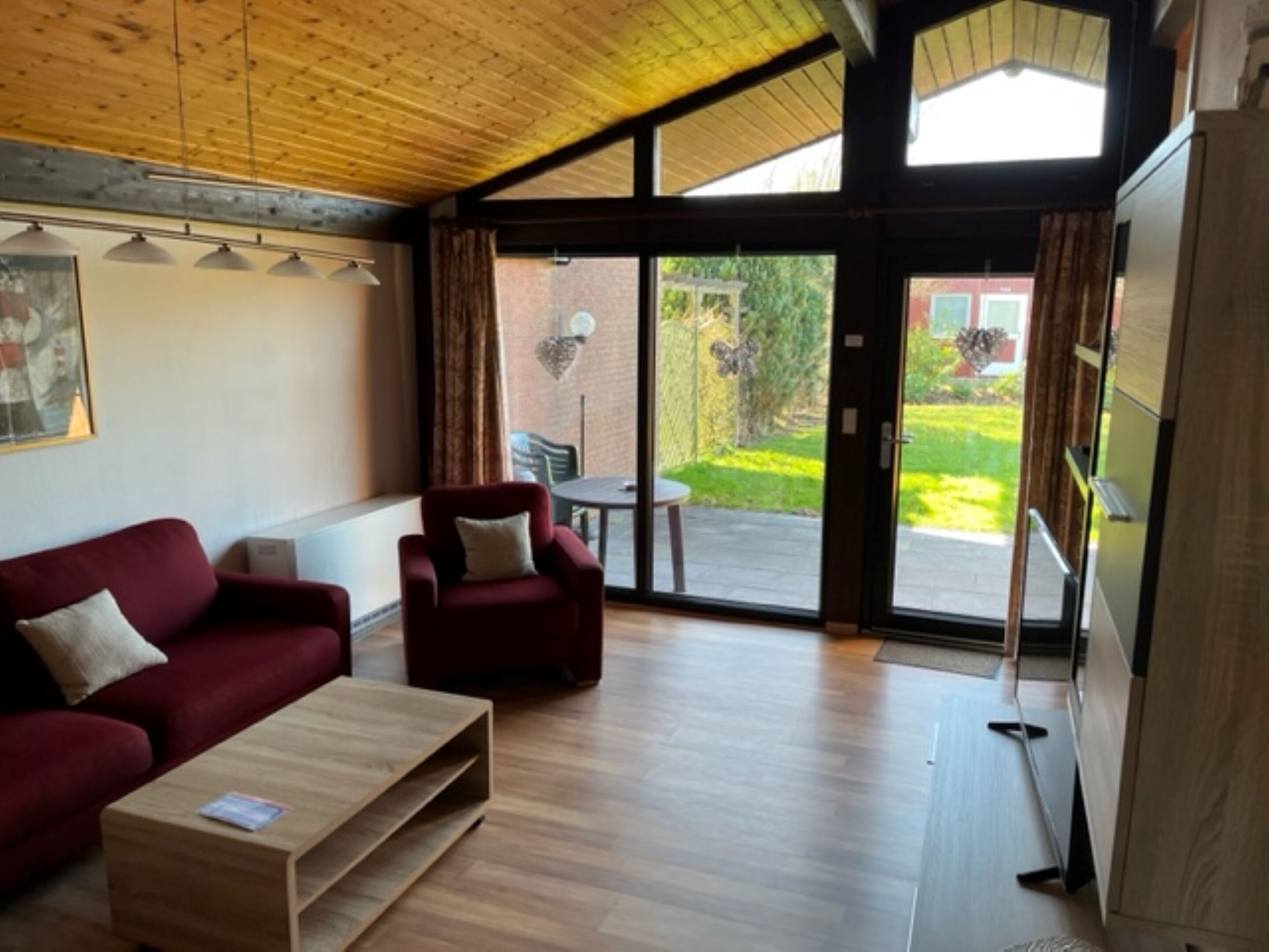 Fernseher, Stereoanlage