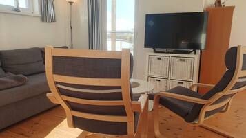 Fernseher, DVD-Player, Stereoanlage