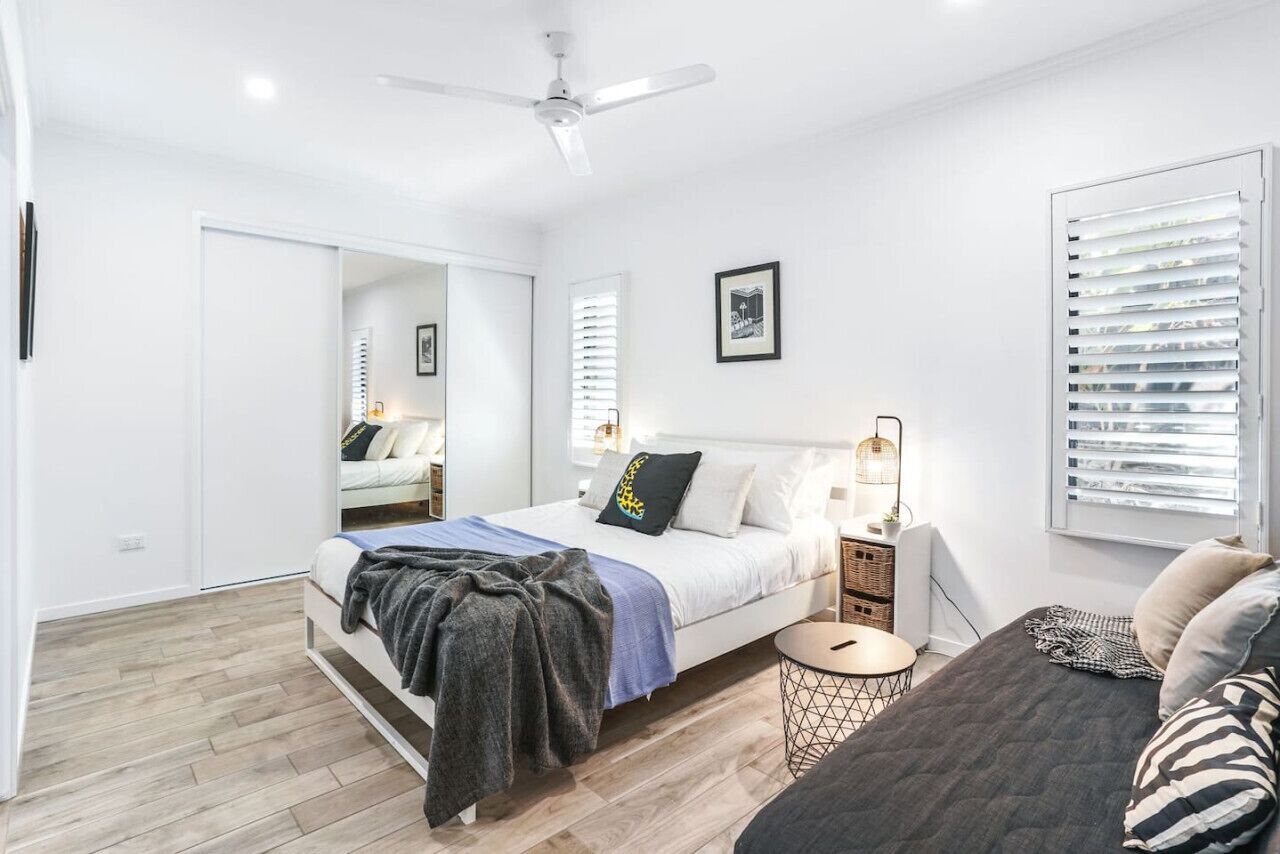 3 bedrooms, iron/ironing board, travel crib, WiFi (free)