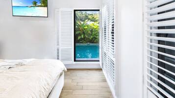 3 bedrooms, iron/ironing board, travel crib, free WiFi