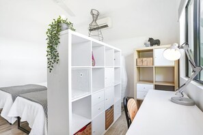 3 makuuhuonetta, silitysrauta/-lauta, vauvan matkasänky, ilmainen Wi-Fi