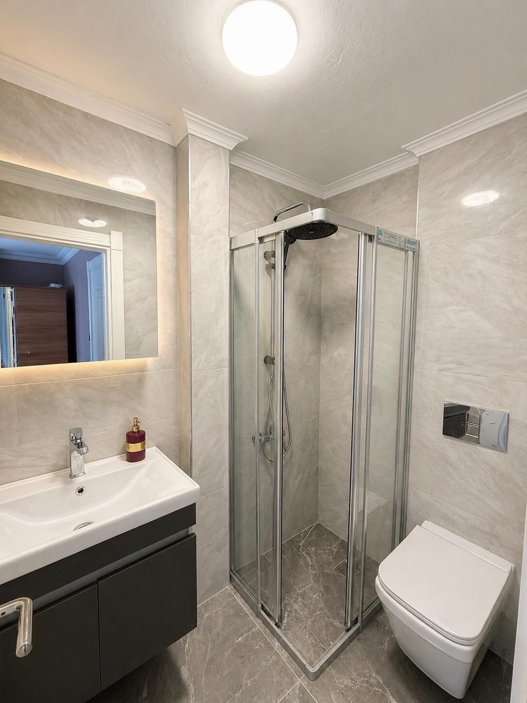 Chambre Double Standard, 1 grand lit | Salle de bain | Serviettes fournies