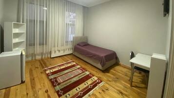 Basic Single Room | Desk, laptop workspace, free WiFi, bed sheets