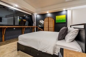 1 bedroom, premium bedding, free minibar, individually decorated
