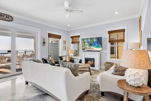 Una Smart TV, una mesa de tenis de mesa