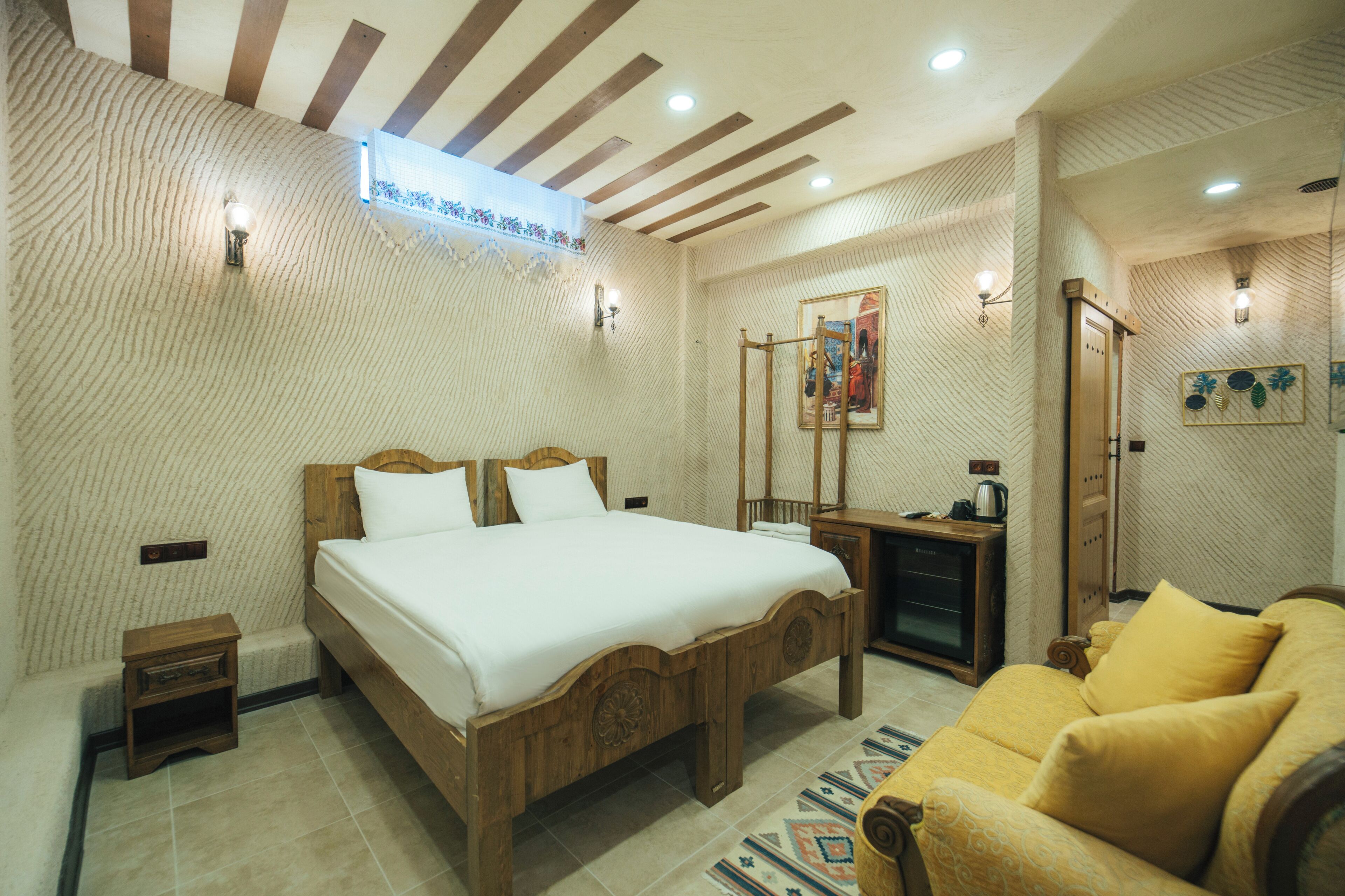 Premium bedding, soundproofing, WiFi (free), bed sheets