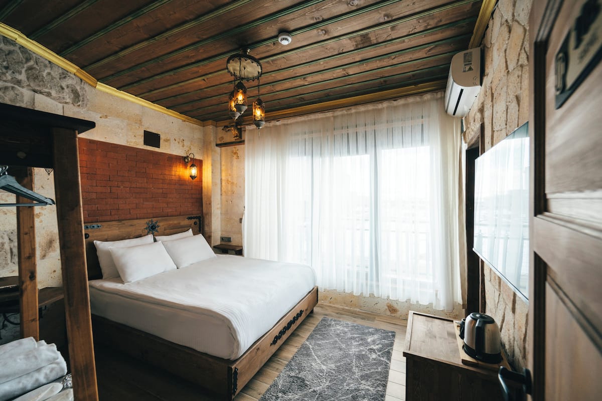 Economy Room