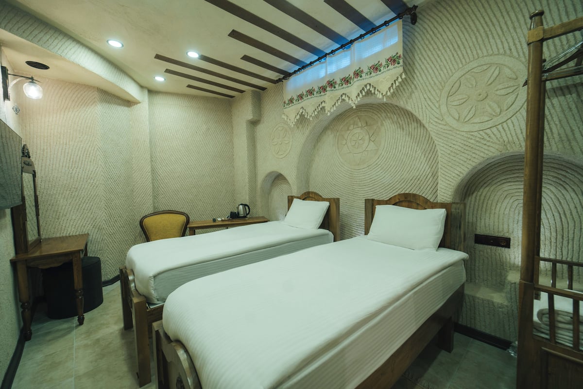 Premium bedding, soundproofing, WiFi (free), bed sheets