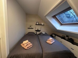 2 chambres, bureau, lit de bébé portatif, accès au Wi-Fi (inclus)