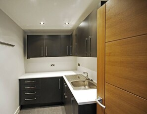 House | 3 bedrooms - The Oars - Riverfront Property - From 300 Per Night (Henley-on-Thames)