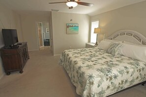 4 Schlafzimmer, Schreibtisch, Bügeleisen/Bügelbrett, WLAN