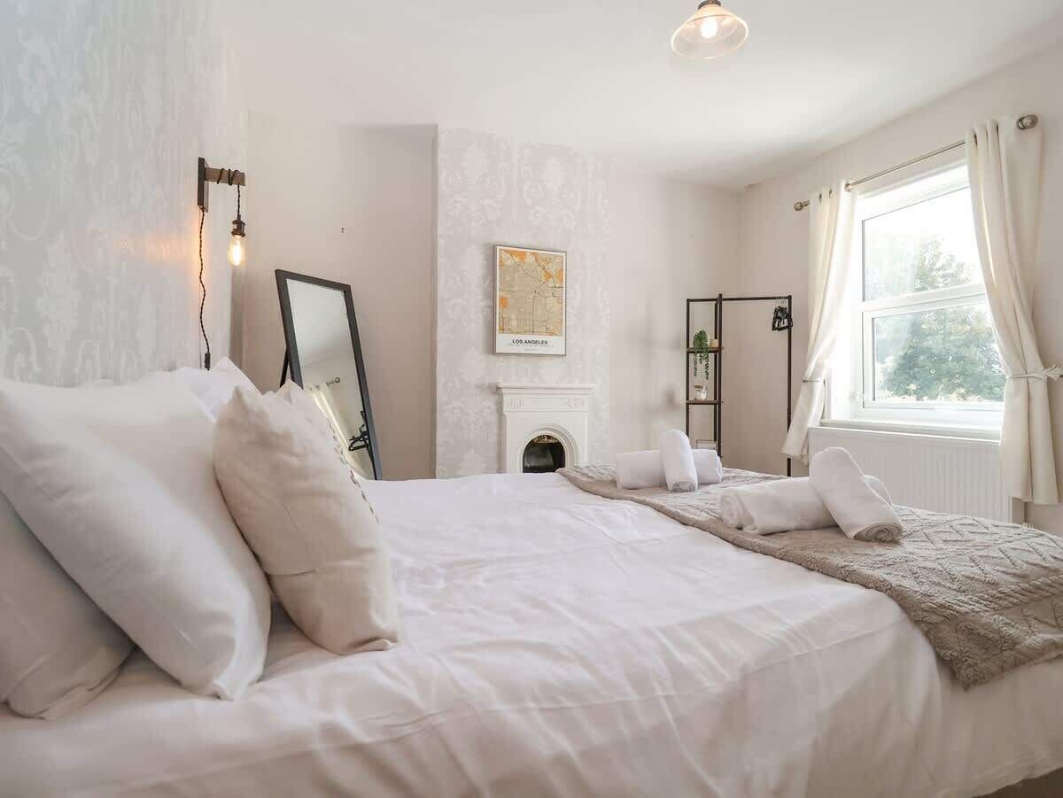 4 slaapkamers, een strijkplank/strijkijzer, reisbedje, wifi