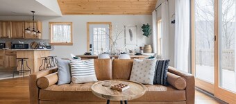 Catskills Cabin Surrounded by Breathtaking Mountain Views