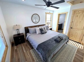 4 bedrooms, WiFi, bed sheets