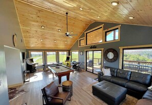 TV, fireplace - Sunset Ridge- Natural Bridge, Sunset View, Hot Tub (Rogers)