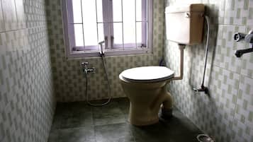 Habitación cuádruple Deluxe | Baño