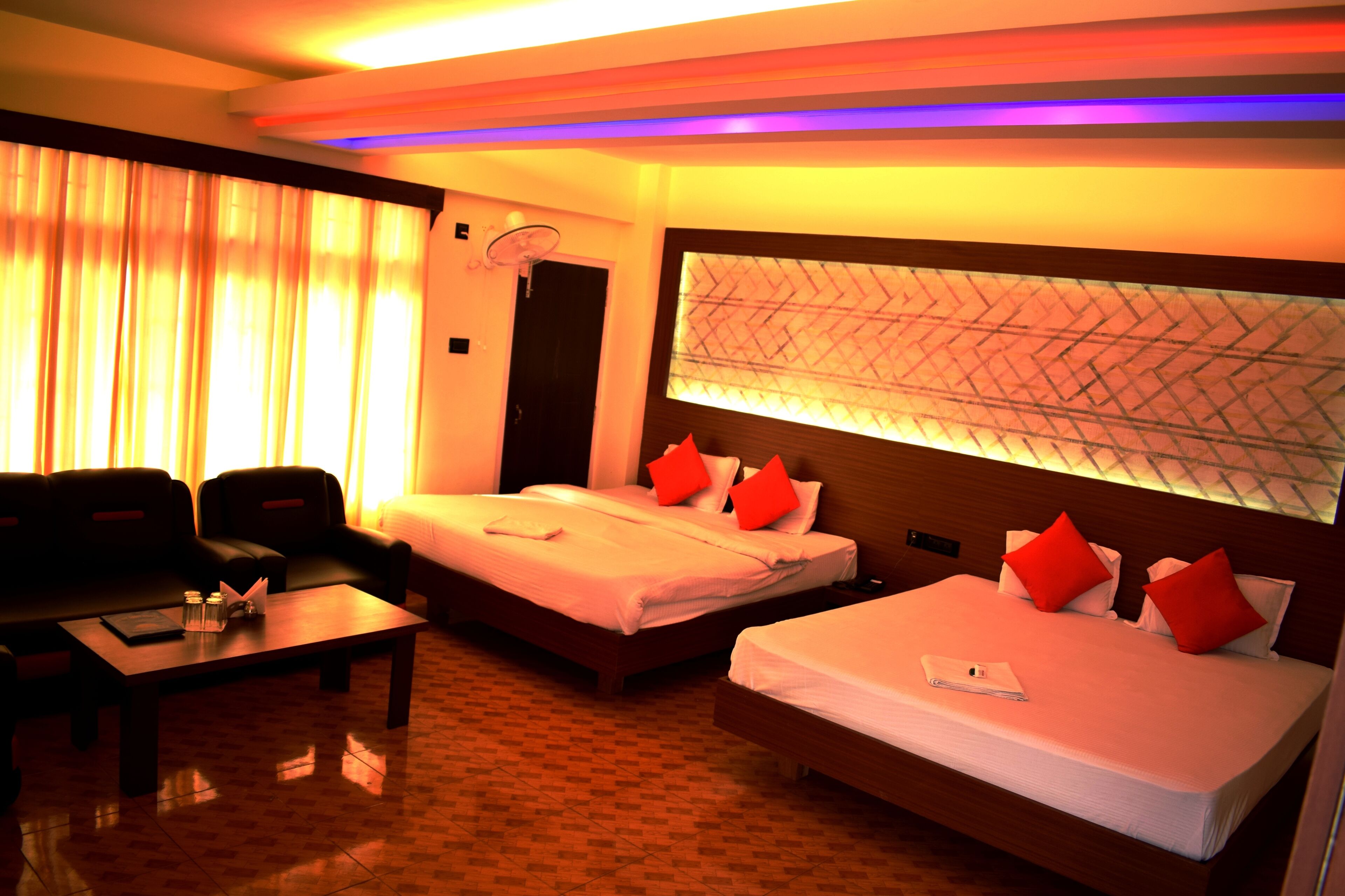 华丽四人房 | 免费 WiFi