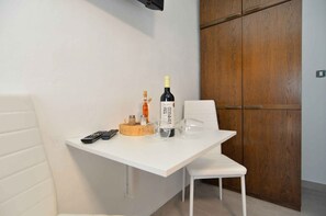 Dining - Holiday apartment with air conditioning (Bale)