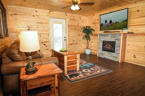 Älytelevisio, takka, DVD-soitin