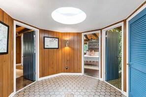 2 多间卧室、熨斗/熨衣板、旅行婴儿床、WiFi