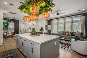 Interior - The Green Haus: Luxxe Cabana Rooftop Retreat (Houston)