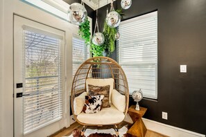 Interior - The Green Haus: Luxxe Cabana Rooftop Retreat (Houston)