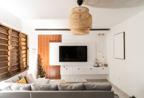 Smart TV - Casa Don Toribio: Luxury Home with Private Pool (Aguada)