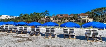 Spectacular 3 BR 3.5 BA townhome Cutter Court Beach Gear & Bike Rentals Included