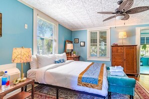 5 bedrooms, desk, iron/ironing board, travel cot - The Estate at Mount Dora * Historic Home * Walk to Downtown (Mount Dora)