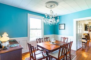 Dining - The Estate at Mount Dora * Historic Home * Walk to Downtown (Mount Dora)