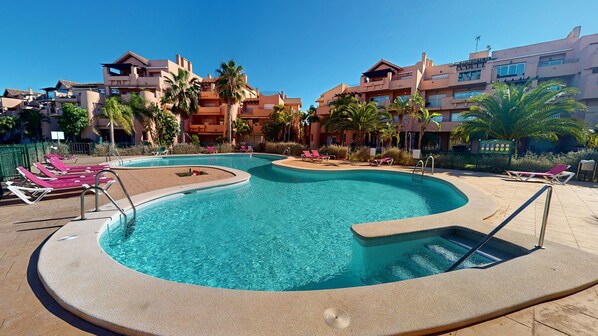Pool - Luxury 2 Bed apartment with Golf and Pool views on 5* Mar Menor Golf Resort (Torre-Pacheco)