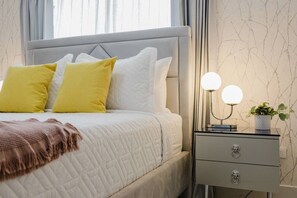 2 bedrooms, desk, iron/ironing board, WiFi