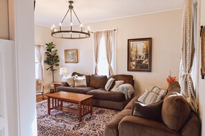 Living area - Cozy Historic Bellbrook Farmhouse - Walk to Downtown (Bellbrook)