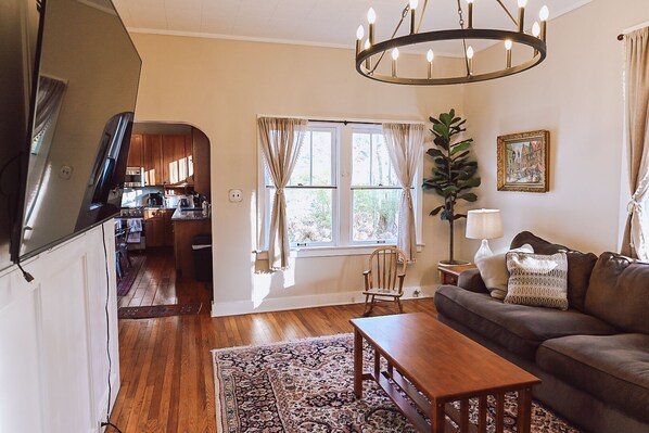 Living area - Cozy Historic Bellbrook Farmhouse - Walk to Downtown (Bellbrook)